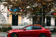 汽車電瓶負(fù)極的拆卸方法是什么？這種操作對電瓶壽命有何影響？