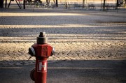加州山火肆虐消防栓里為何沒(méi)水？洛杉磯消防局長(zhǎng)：需要問(wèn)水電局