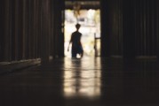 夢魘之影，被壞人抓住的驚魂夜