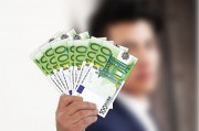 賣保險(xiǎn)不香了嗎？4年少了600萬從業(yè)人員