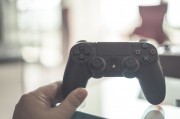  PS4 5月免費游戲，一場全新的電子游戲盛宴，主機(jī)硬件與游戲，PS4 五月狂歡節(jié)，20款全新、免費的電子游戲推薦