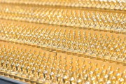 黃金倉息影響現(xiàn)貨黃金貴金屬投資成本的關(guān)鍵因素有哪些？這種影響如何體現(xiàn)在市場表現(xiàn)中？