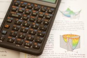 紙黃金交易的優(yōu)勢與風險有哪些？這些因素如何影響貴金屬投資者的決策？