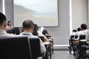 揭秘招聘網(wǎng)站排名，知乎如何成為職場人士的新寵？，知乎，揭秘職場招聘新趨勢，如何逆襲成為熱門平臺？