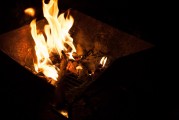 夢(mèng)到蜂窩煤，一場(chǎng)深邃的內(nèi)心探索，夢(mèng)探內(nèi)心深處，蜂窩煤的象征意義
