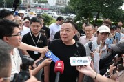 連發(fā)11條動態(tài)！于東來發(fā)聲：大家不要擔心我，若干年后，胖東來不是什么傳奇也不是神話