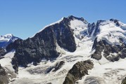 夢(mèng)到白雪滿(mǎn)地的寓意與解讀，夢(mèng)到白雪滿(mǎn)地的寓意與解讀