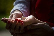 揭秘定制婚戒網(wǎng)站排名，如何挑選心儀的珠寶伴侶，定制婚戒網(wǎng)站大揭秘，挑選珠寶伴侶指南
