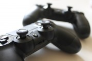 PS4港服7月免費(fèi)游戲大全，港服7月，3款免費(fèi)大作，讓你的PS4滿載而歸！