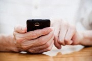 “霸總短劇”瘋狂收割銀發(fā)族，半月談：拿什么拯救嗑劇老人
